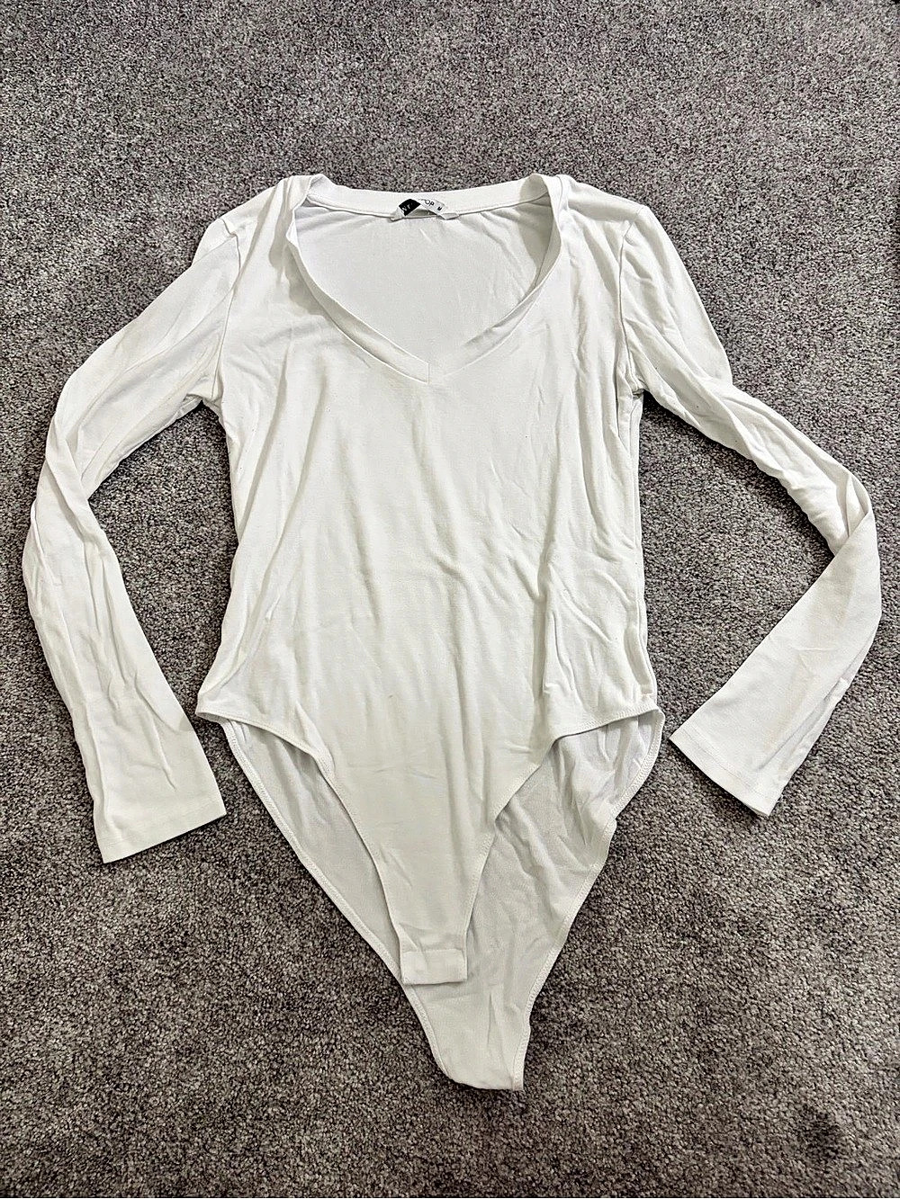 Mangopop Long Sleeve Bodysuit in White Size Medium
